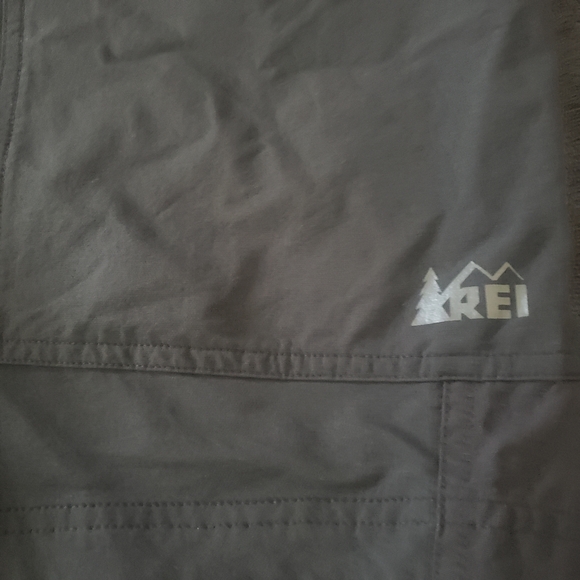 ⭐ REI Womens Shorts Size 10 Outdoors Hiking Nylon Spandex Gorpcore Black - Picture 2 of 7